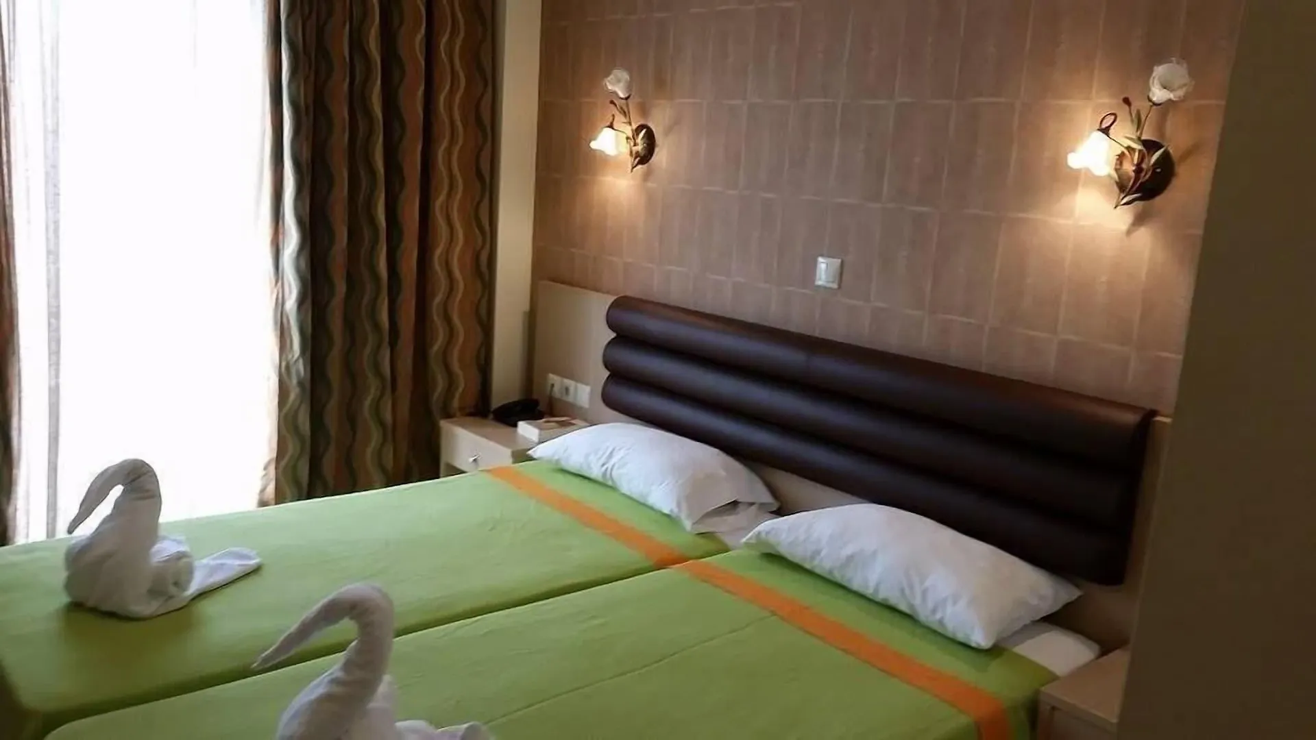 Heraion Hotel Nea Kallikrateia 2*,