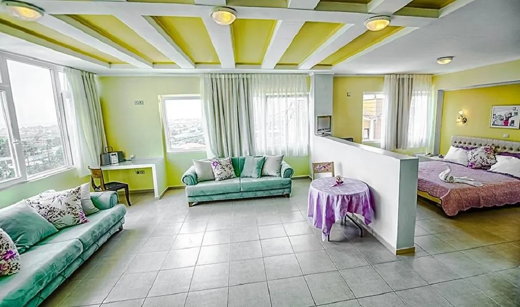 Heraion Hotel Nea Kallikrateia 2*,